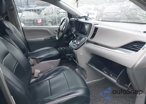 2016 Toyota Sienna L 7 Passenger z USA, uszkodzony, nr VIN 5TDZK3DC7GS729787